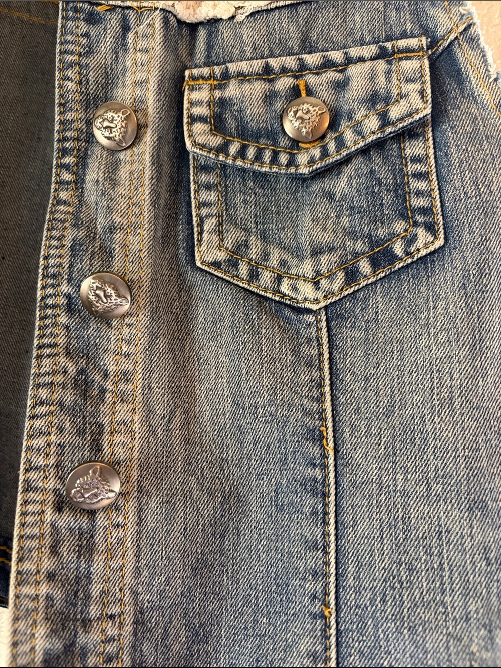 Denim Vest with Lace Details - Picture 6 of 7